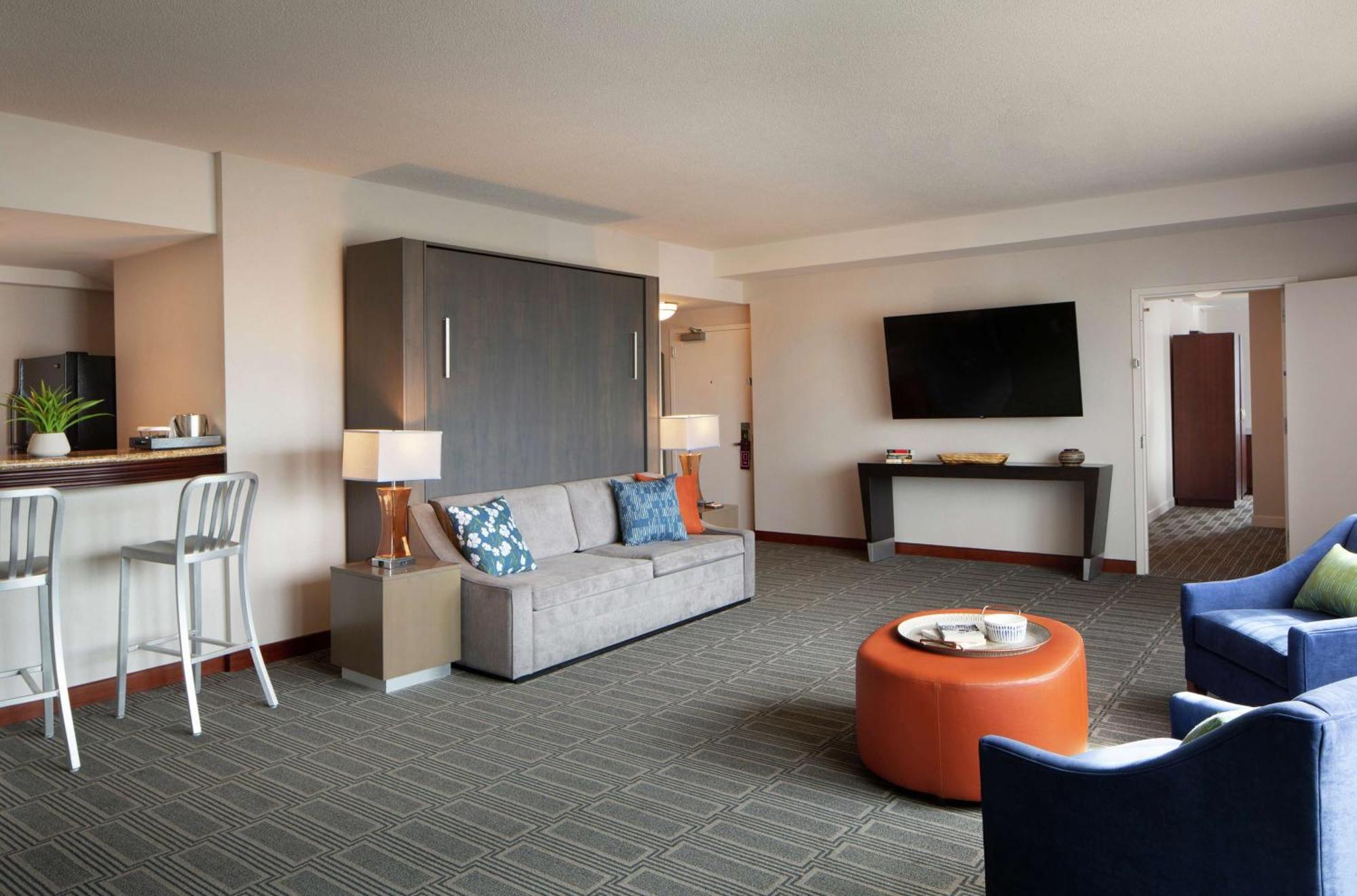 Отель Hilton Philadelphia At Penn'S Landing Экстерьер фото